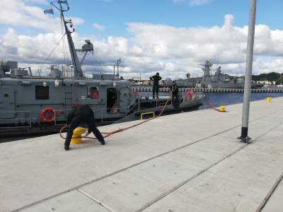 FORIEIGN STUDENTS’ PRACTICAL EXERCISES IN SHIP’s MANEUVERING